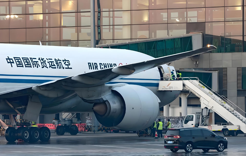 广州机场快递服务：高效物流网络与最新动态解析