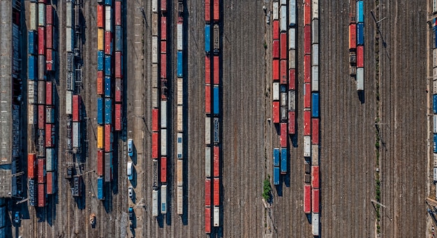 货运站繁忙景象